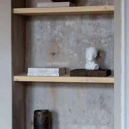 Authentic 1 Bd Old Town By Hostlovers