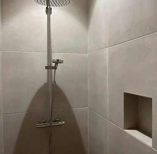 Authentic 1 Bd Old Town By Hostlovers 考纳斯